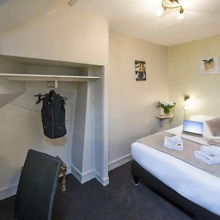 Logis Restaurant Cristal 호텔