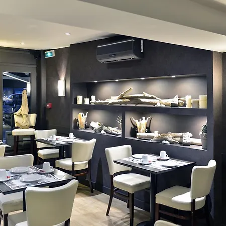 Logis Restaurant Cristal 2* 索米尔