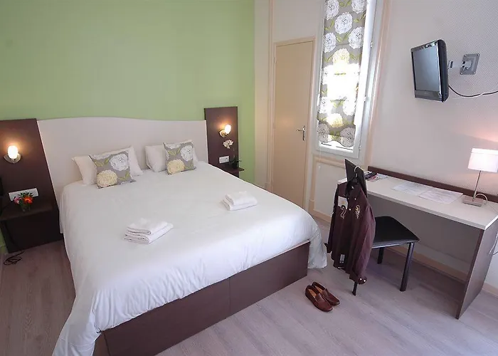 فندق Logis Restaurant Cristal 2*