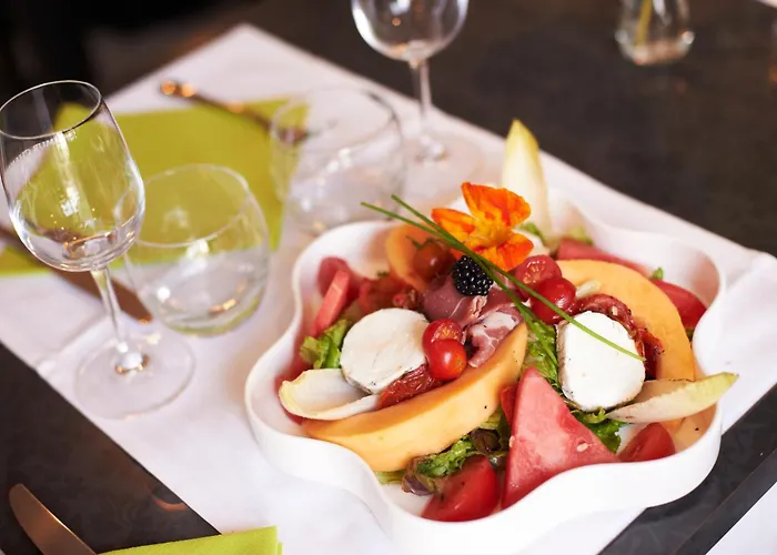 Hotell Logis Restaurant Cristal 2*