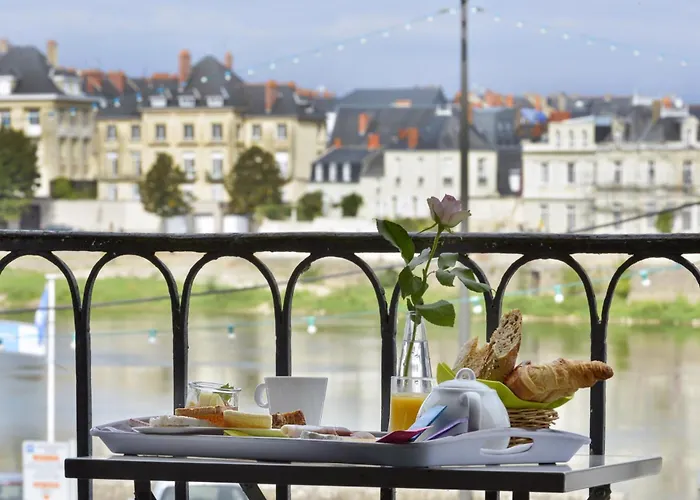 Logis Restaurant Cristal Hotell 2*